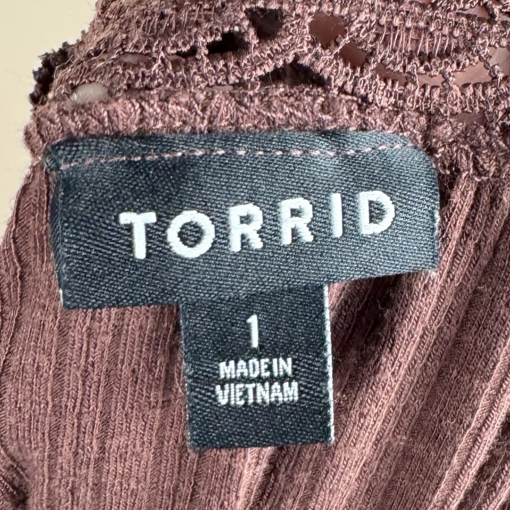 Torrid Deep Mahogany Texture Jersey Crew Neck Lace Yoke Swing Tank Size 1X - Picture 9 of 15